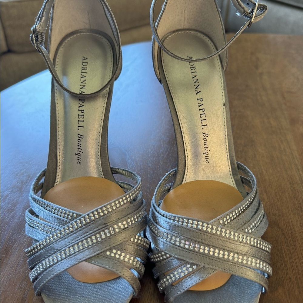 Adrianna Papell Women’s Rhinestone Heels grey/silver color size 6 - Picture 6 of 6